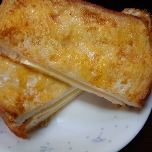 朝食に☆ベーコンとチーズのホットサンド